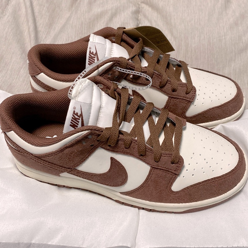 Nike Dunk Low
Women's